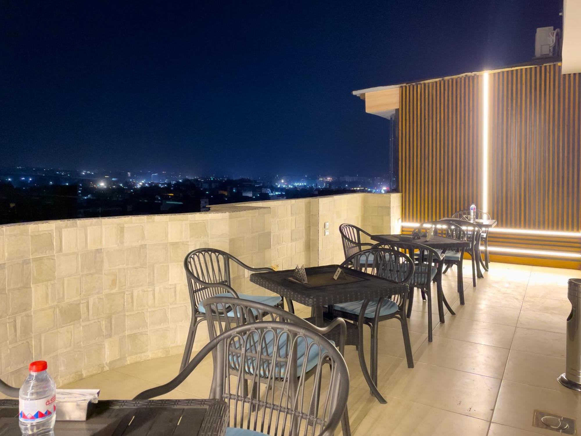 Jumeirah Pyramids View Inn Kafret el-Gabal Eksteriør bilde